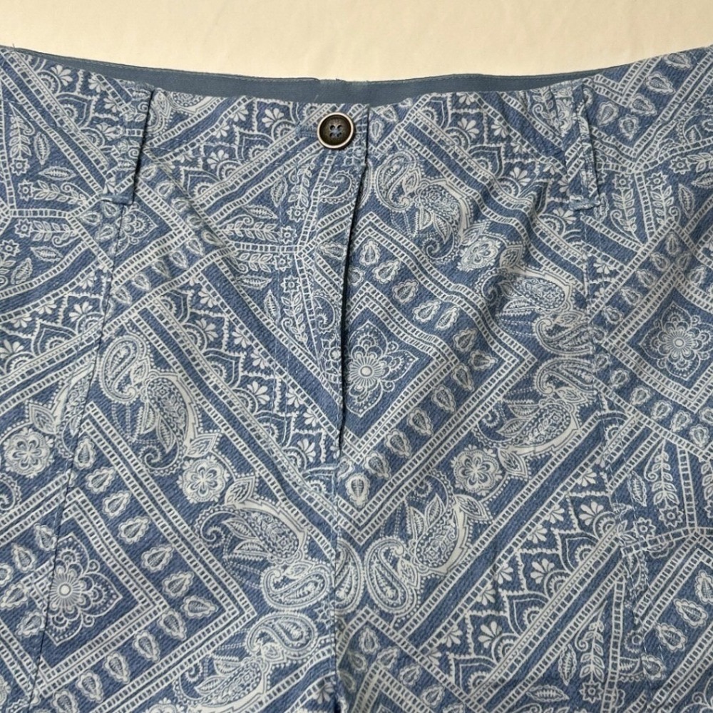 Chico's Womens Paisley Cargo Straight Leg Cropped Pants Size 0.5/6 Blue White - Picture 4 of 11